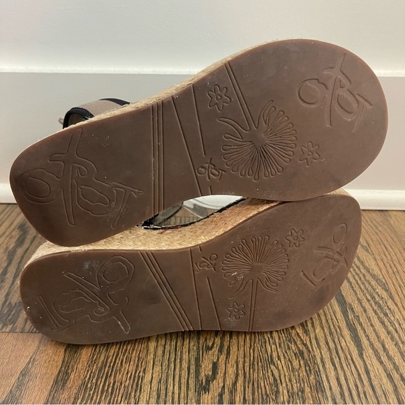 OTBT Reflector Grey Suede Espadrille Platform Sandals size 6 - Picture 8 of 8